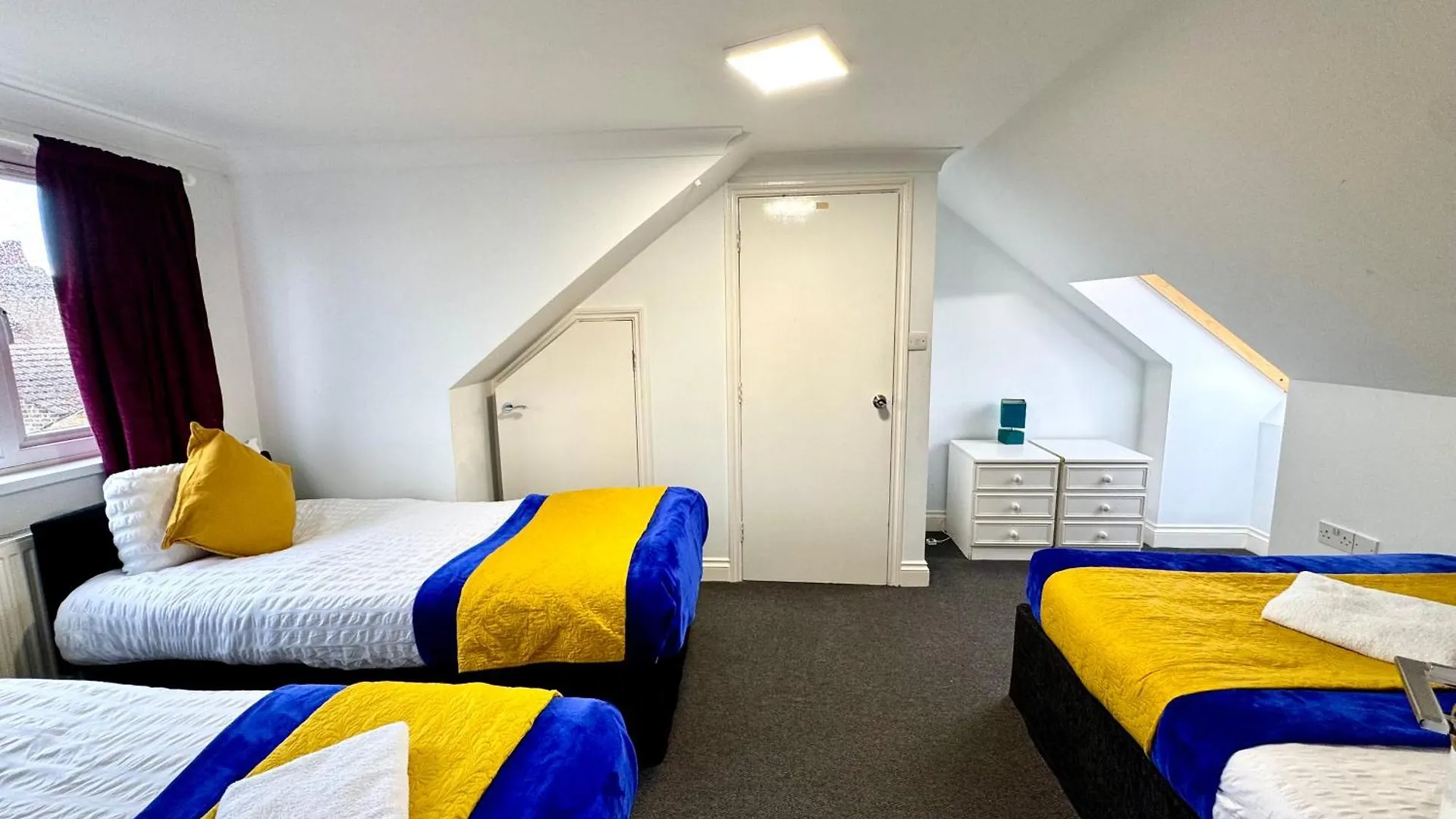 Holiday home 3 Bedrooms Spacious House, Separate Reception, 2 Full Bathrooms, Parking, Garden London United Kingdom